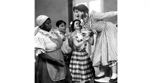 David José (Pedrinho) com Benedita Rodrigues (Tia Nastácia), Edy Cerri (Narizinho) e Lúcia Lambertini (Emília) no seriado O Sítio do Pica-pau Amarelo; Conhecido por sua dedicação à arte e à educação, David José será lembrado como o menino que ajudou a construir os alicerces da televisão no Brasil