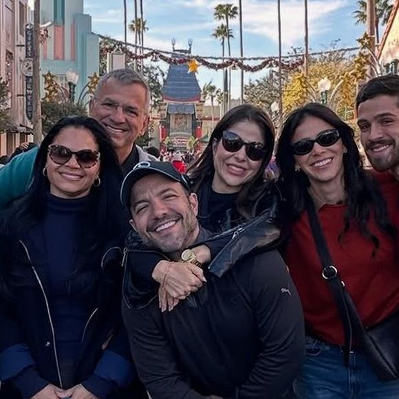 Bruna Marquezine e João Guilherme viajaram em família para os Estados Unidos