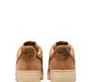 Se a missão é encontrar um tênis confortável, versátil e com cara de tendência, o novo Nike Air Force 1 em couro e camurça já entra forte na lista dos mais desejados da temporada