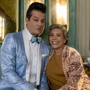 Marcelo Serrado, como Crô, nos bastidores com Arlete Salles, a Josefa, na novela Três Graças'; encontro hilário