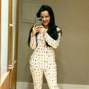 Esta é Maraisa em uma foto sem maquiagem depois dos procedimentos