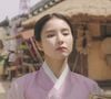 Neste processo, Hae-ryung acaba sofrendo diversos preconceitos dentro do próprio palácio, incluindo intrigas com outras historiadoras