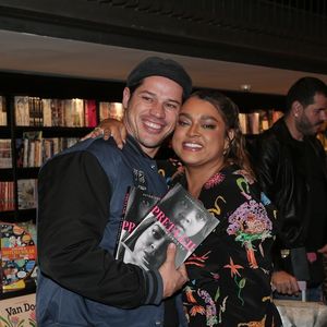 Preta Gil lançou autobiografia em 2024 e foi prestigiada por José Loreto