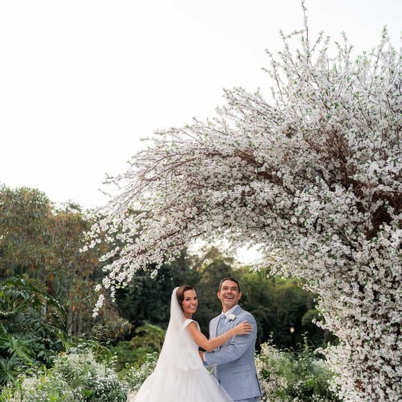 Isis Valverde se casou com o empresário Marcus Buaiz no último sábado, dia 03 de maio