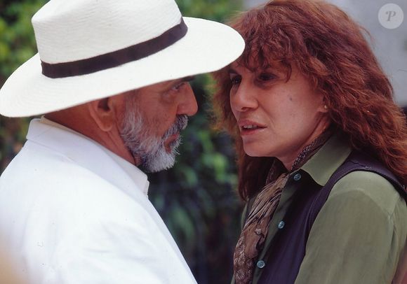 Autor de 'Três Graças', Aguinaldo Silva comemorou a alta audiência da novela 'Pedra Sobre Pedra' (1992, estrelada por Lima Duarte e Renata Sorrah) com médias acima de 50 (SP) e 60 (RJ)