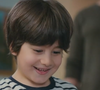 Filho de Bahar e Sarp, Doruk recebe Piril e os irmãos mais novos dele em seu aniversário na novela 'Força de Mulher', capítulo de 16 de abril de 2025, quarta-feira