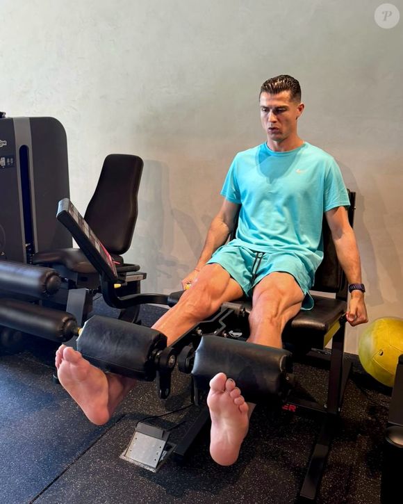 Para manter o corpo em dia aos 41 anos, Cristiano Ronaldo segue uma rotina saudável com exercícios físicos e uma dieta regrada