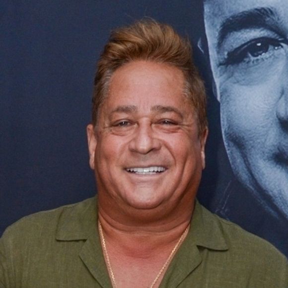 Leonardo faz procedimento para redução de papada e médico explica. 'Compromete o contorno facial'