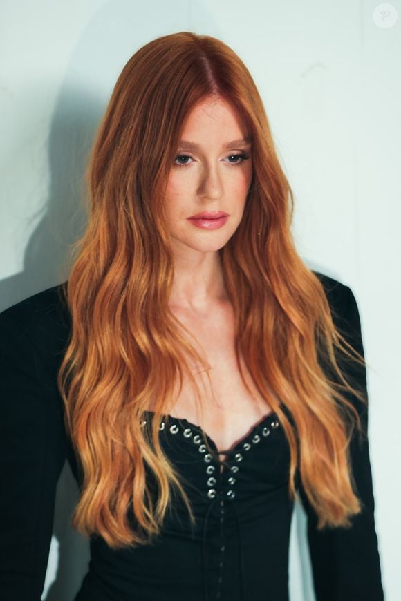 Truss, marca da qual Marina é embaixadora, também havia sido responsável pela transformação para o loiro