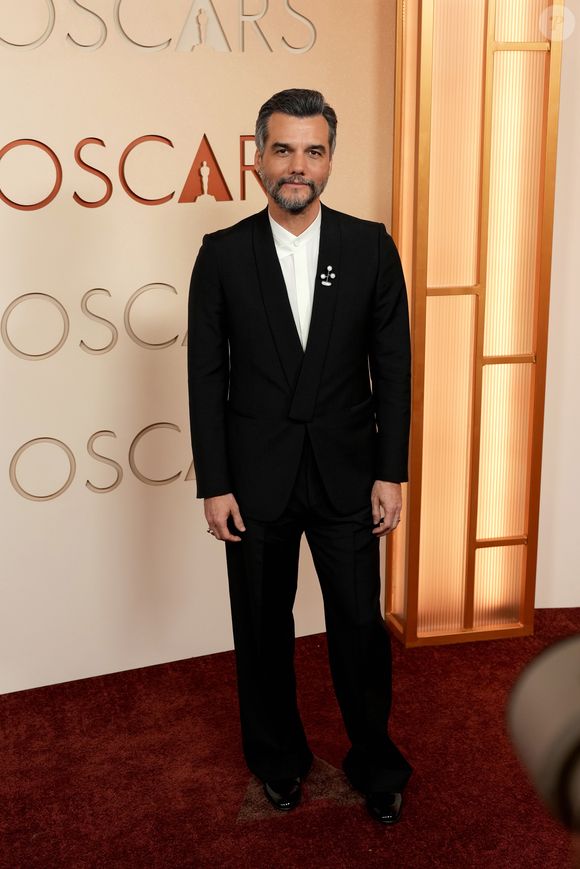 Brasileiros invadiram o perfil do Oscar no Instagram para protestarem contra a falta de estatuetas para Wagner Moura e 'O Agente Secreto'