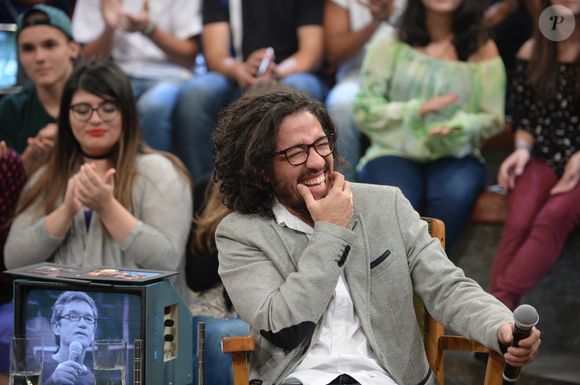 Wagner Moura e Jean Wyllys estudaram juntos na faculdade e futuro ator oferecia carona ao futuro político e participante do 'BBB'