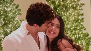 Que fofura! Luan Santana posta foto com a filha recém-nascida no colo e detalhe inusitado derrete a web: 'Carequinha'