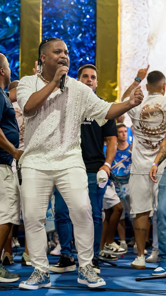 Ninno começou a frequentar a quadra da Beija-Flor por influência do pai