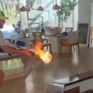 João Ricardo Mendes, CEO da empresa Hurb, especializada em pacotes de viagem, aparece no  vídeo com filho de Luana Piovani e Pedro Scooby