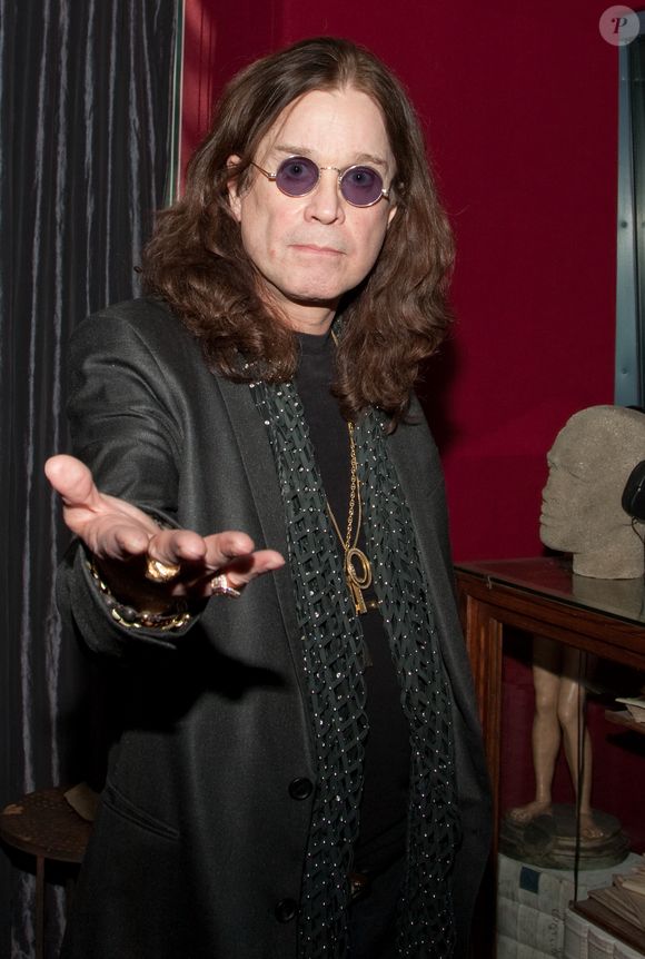 Em 2020, Ozzy Osbourne foi diagnosticado com Parkinson