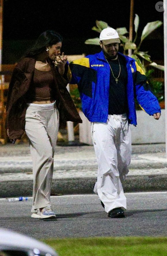 Francisco Gil e Alane Dias protagonizaram momentos de romance diante da lente do paparazzo