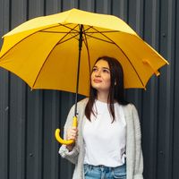 Adeus às galochas, estes tênis impermeáveis da Adidas são mais leves e estão na cor da estação