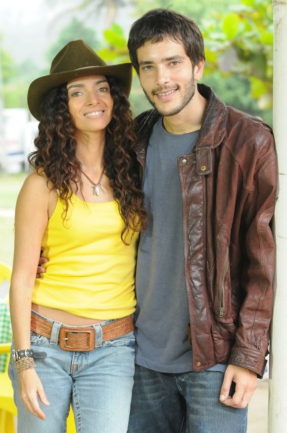 Bento Ribeiro com Claudia Ohana na novela 'A Favorita', de 2008