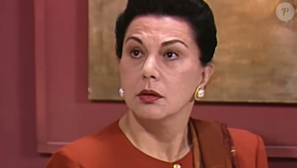 Resumo de 'História de Amor': Rafaela descobre a gravidez de Joyce.