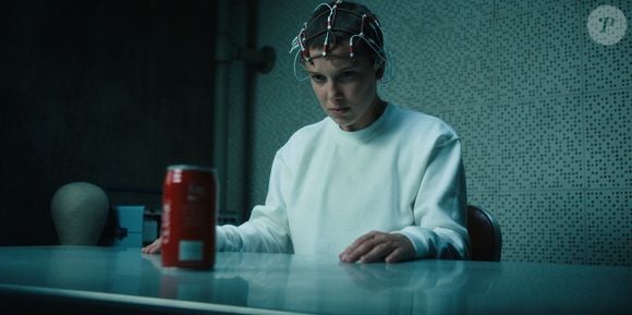 Millie Bobby Brown, em cenas parecidas com as temporadas, anteriores, mas já com a aparência diferente