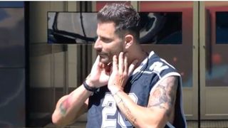 ‘Começou a petrificar e caiu’: Henri Castelli desistiu do ‘BBB 26’? Segunda convulsão em menos de 6h deixa participantes do reality da Globo em pânico