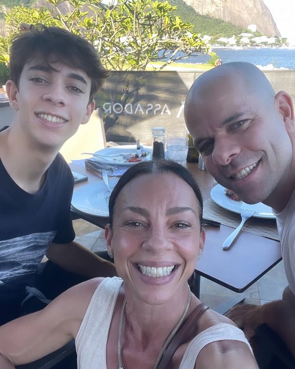 Carla Marins, a Joyce de 'História de Amor', é mãe de Leon, de 17 anos.