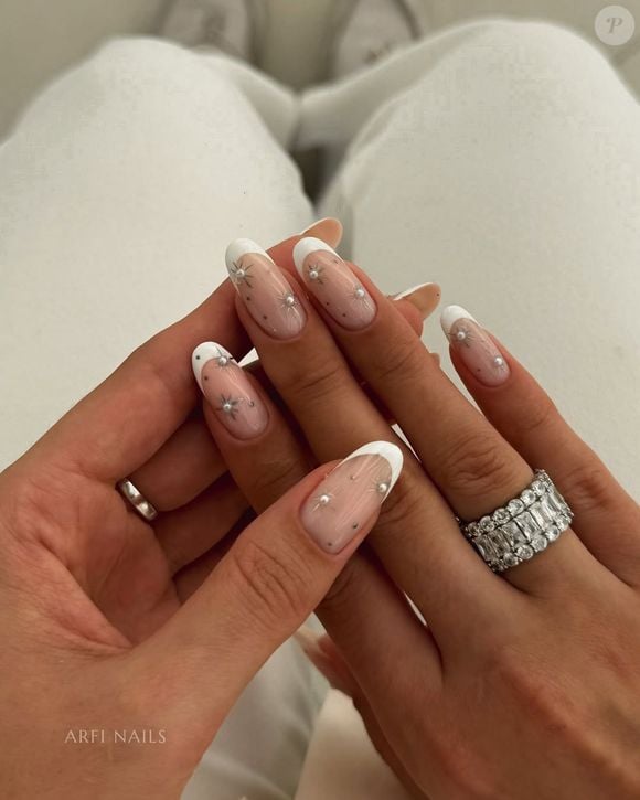 Unhas com strass