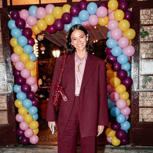 Look monocromático, com peças de alfaiataria, já usado por Bruna Marquezine, pode ser uma ótima aposta para o Inverno 2025.