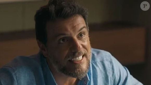 Rodrigo Lombardi sobre 'Jogada de Risco': "O Bruno se assustou comigo no primeiro dia. Eu queria tirar parte do cabelo, queria colocar ele gago, queria que ele fosse no externo a representação de tudo que ele é", explicou.