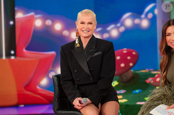 Xuxa Meneghel está com 62 anos.