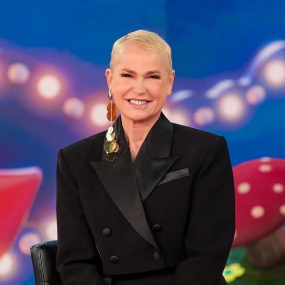 Xuxa Meneghel está com 62 anos.