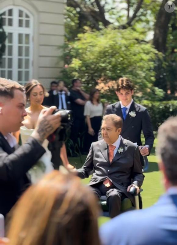 Casamento da filha de Faustão foi marcado por uma aparição do apresentador de cadeira de rodas