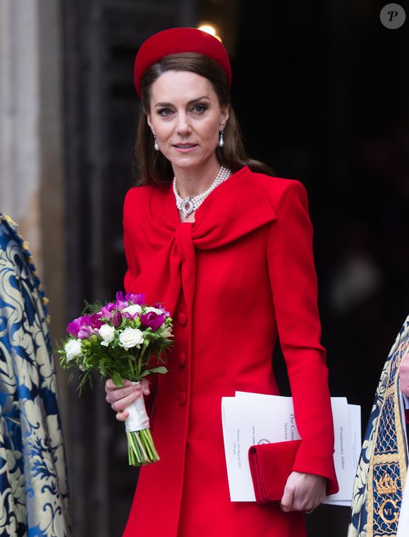 O segredo de beleza de Kate Middleton: os fios são rigorosamente aparados, mantendo esse visual belíssimo da Princesa.