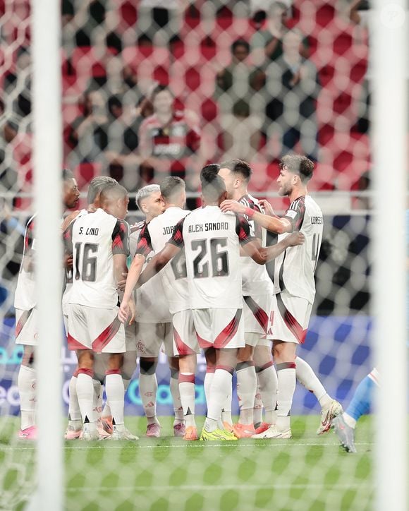 Flamengo em segundo lugar na Copa Intercontinental? Caso perca para o PSG, a diferença é relativamente pequena: o prêmio é de 4 milhões de dólares (quase R$ 22 milhões)