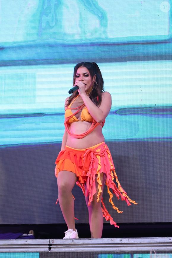 Lexa está grávida de seis meses e espera Sofia