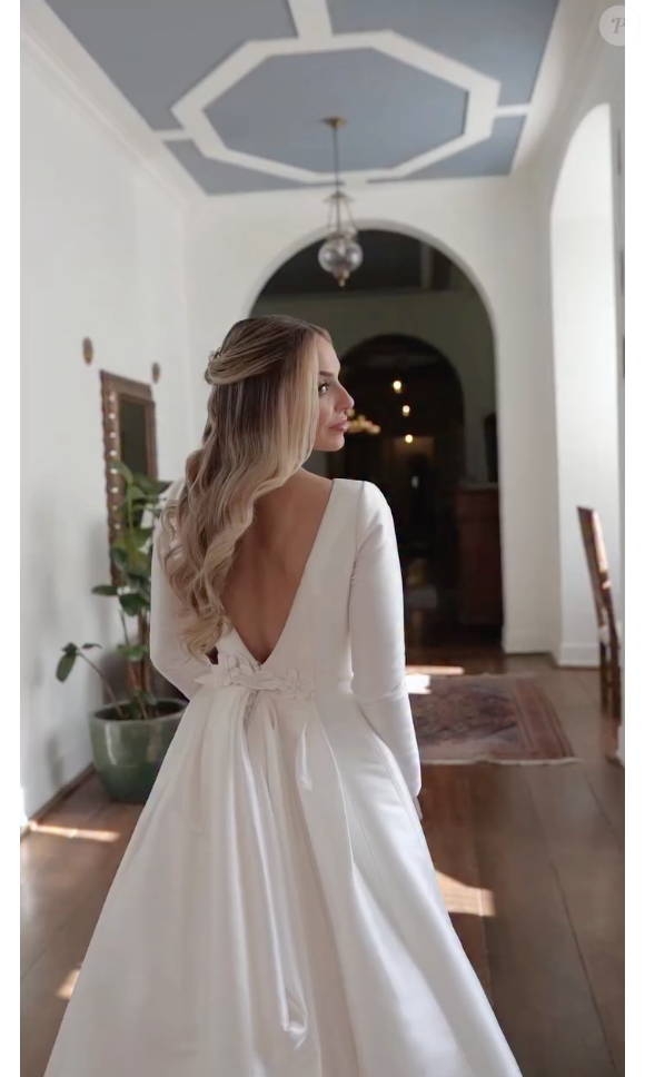 O grande destaque do vestido de Paula von Sperling foi o decote profundo em V nas costas