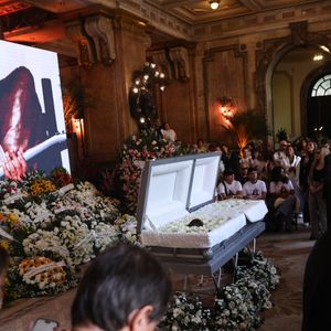 Velório de Preta Gil ocorreu na última sexta-feira (25), no Theatro Municipal do Rio de Janeiro, onde famosos, amigos e fãs foram se despedir da cantora.