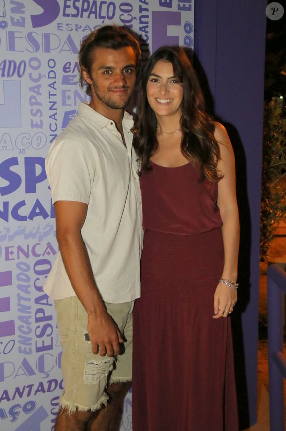 Mulher de Felipe Simas, Mariana Uhlmann deixou o jornalismo para cuidar da criação dos filhos