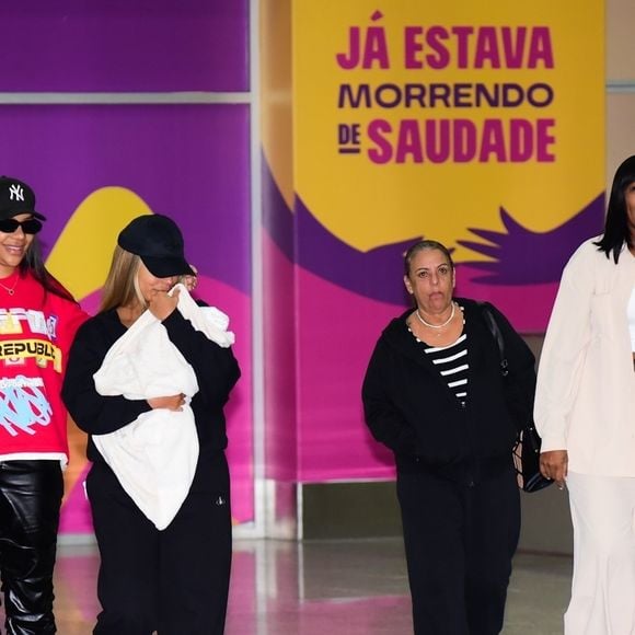 Brunna Gonçalves revelou motivo de não expor foto da filha com Ludmilla: 'A internet é muito chata. Eu postei a menina tomando mamadeira e o povo já veio em cima de mim'