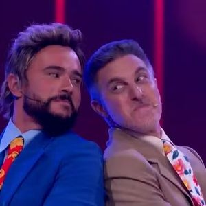 Luciano Huck entrou na brincadeira e também dançou o hit 'Manequim'