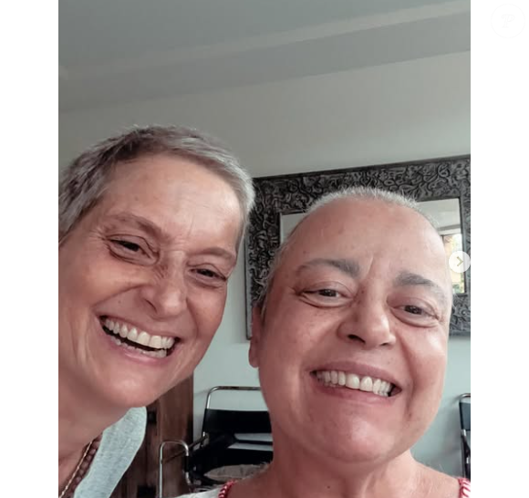 Nádia Bambirra, à direita, durante tratamento contra o câncer. A atriz foi Margarida em 'A Viagem'