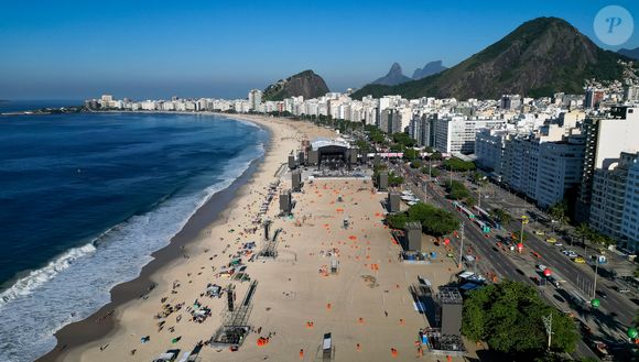 A praia de Copacabana vai se transformar no epicentro da música pop com o aguardado show gratuito de Lady Gaga, neste sábado (03