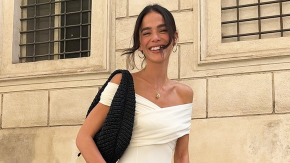 A Adidas triunfa com seus novos tênis de camurça cor tiramisu, que aprimoram o modelo Samba