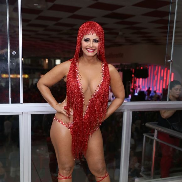 Viviane Araújo passou a transformar seus looks e deixá-los mais ousados