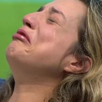 Pesquisas sugerem que a razão pela qual uma música da adolescência pode te fazer chorar em três segundos não é nostalgia: é que a música ouvida entre os 12 e os 22 anos é codificada durante um período de neuroplasticidade acentuada