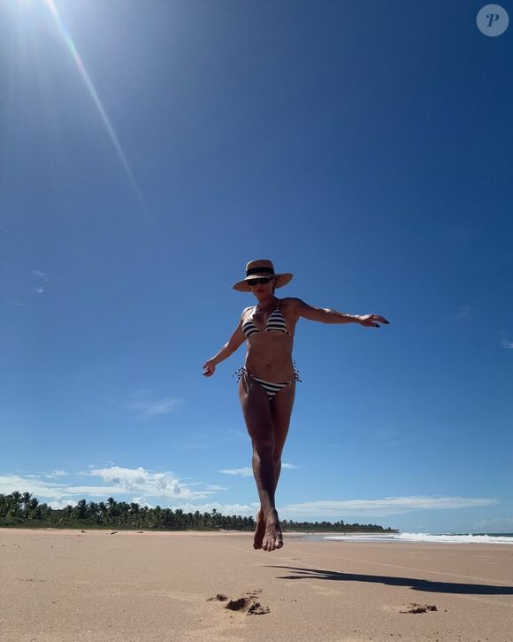 Juliana Paes está curtindo na Bahia