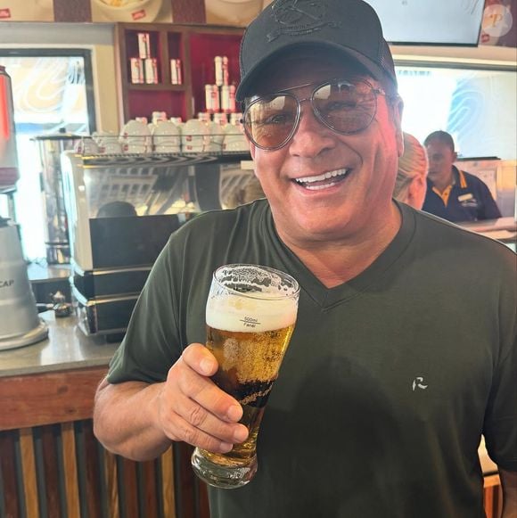 Pai de Zé Felipe, Leonardo completa 62 anos em 25 de julho de 2025