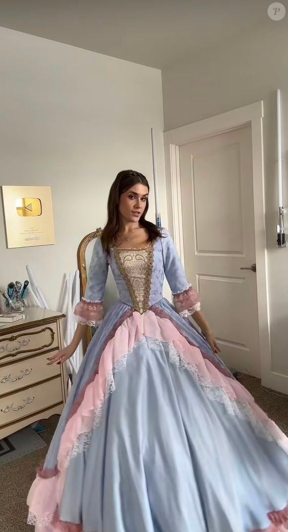 O vestido azul de Érica em “Barbie em A Princesa e a Plebeia” virou símbolo da personagem plebeia que ganhou o coração do público com sua personalidade forte e romântica