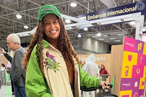 Karine Alves relata abordagem na imigração dos EUA durante cobertura da Copa do Mundo 2026: 'Pediram para levantar meu cabelo'