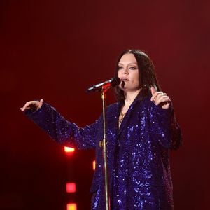 Diagnosticada com câncer de mama, Jessie J trocou o horário de seu show com Ivete Sangalo